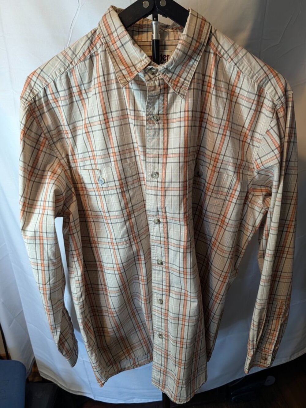 Wrangler Rugged Wear Sz L Button Shirt Long Sleeve Tan Plaid Wrinkle Resistant